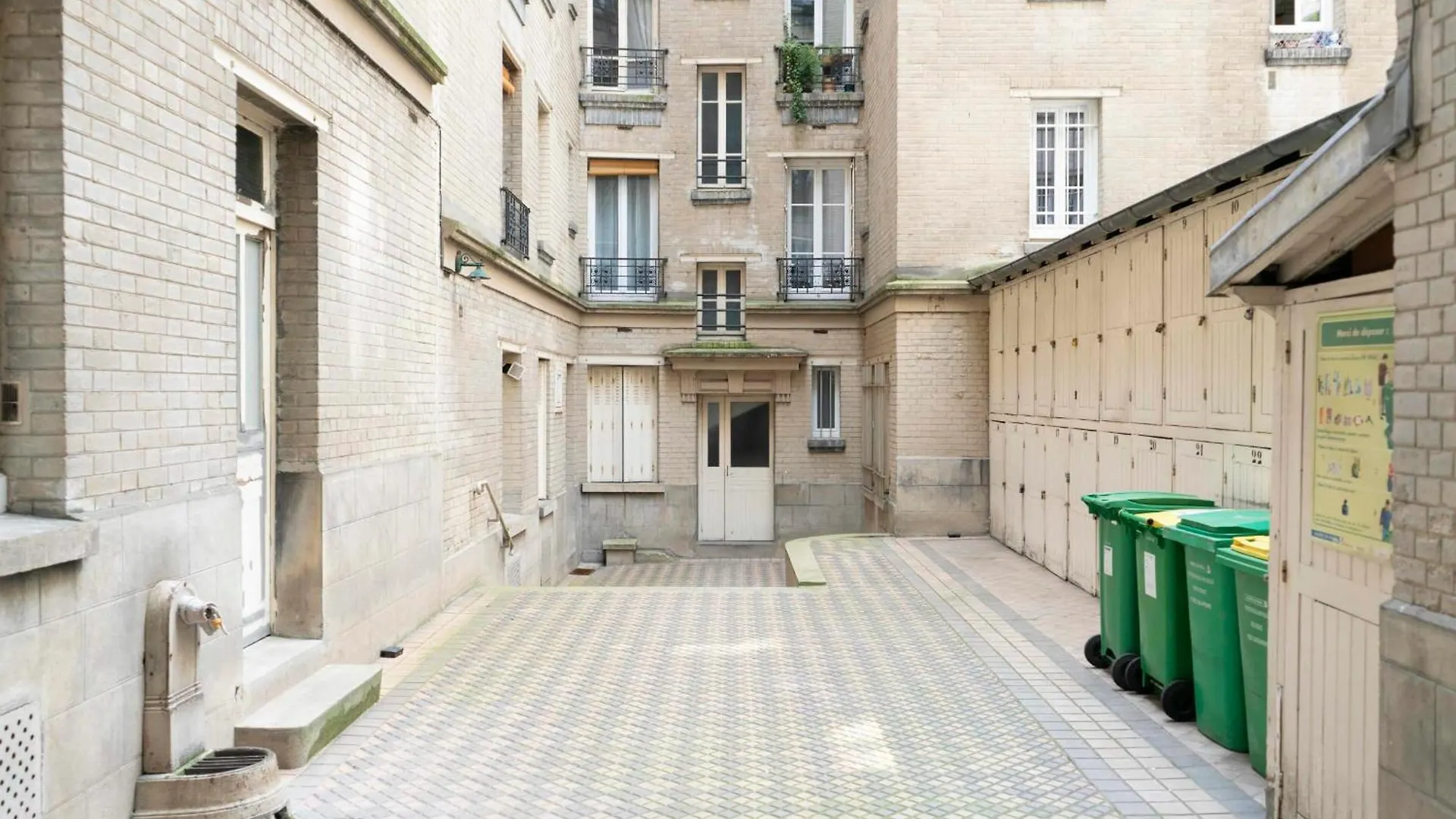 Quiet And Charming 30 M Apartment Paris France